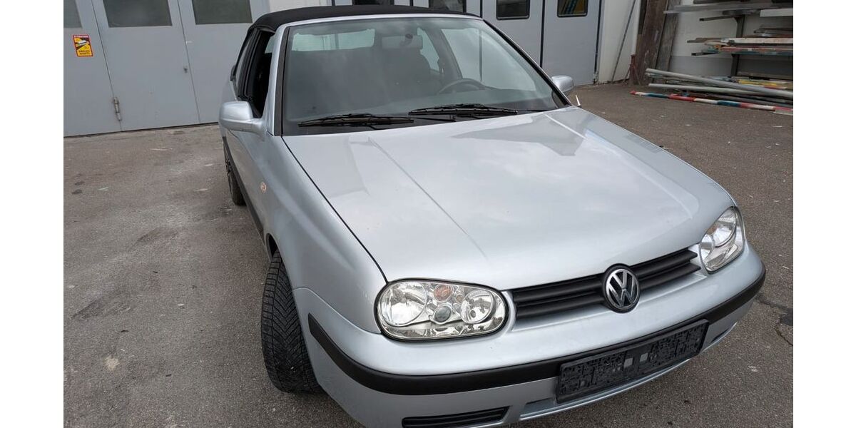 VW Golf 218.000 km 2.900 &euro; Rielasingen Worblingen 78239