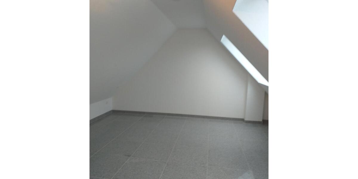 Dachgeschoßwohnung Zülpich - 4 Zimmer, 82 m&sup2;, 625&euro; | Angebot:26041633