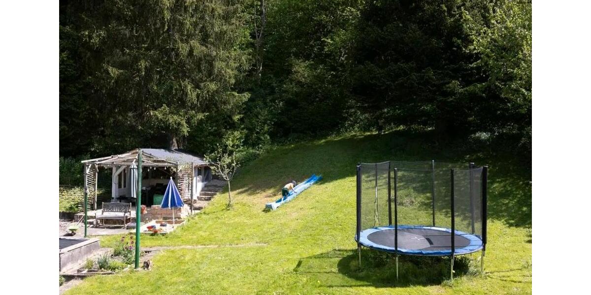 Maisonettenwohnung Trossingen - 5 Zimmer, 180 m&sup2;, 1.600&euro; | Angebot:25977683