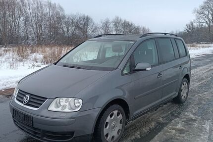 VW Touran 205.000 km 2.700 &euro; Brakel 33034