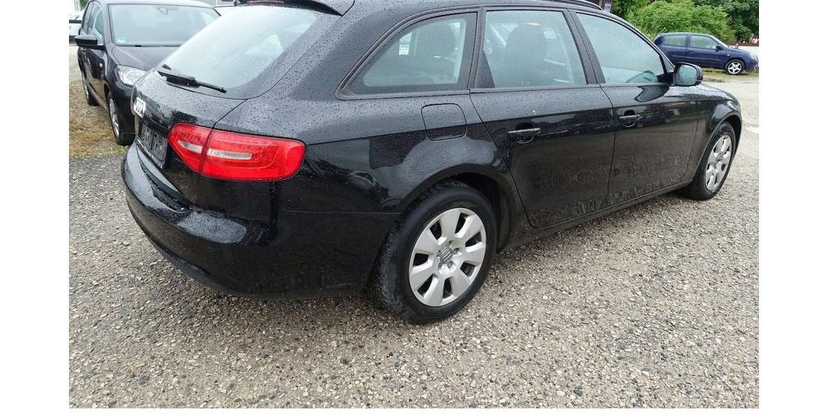 Audi A4 Attraction Autom. Navi PDC Bi-Xenon Sitzheizung 211.800 km 8.950 &euro; Neumarkt/OPf 92318