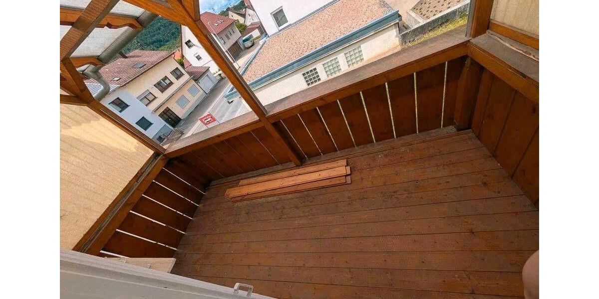 Etagenwohnung Nürtingen - 7 Zimmer, 147 m&sup2;, 1.499&euro; | Angebot:26592362