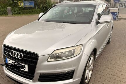 Audi Q7 228.000 km 9.900 &euro; berlin 13509