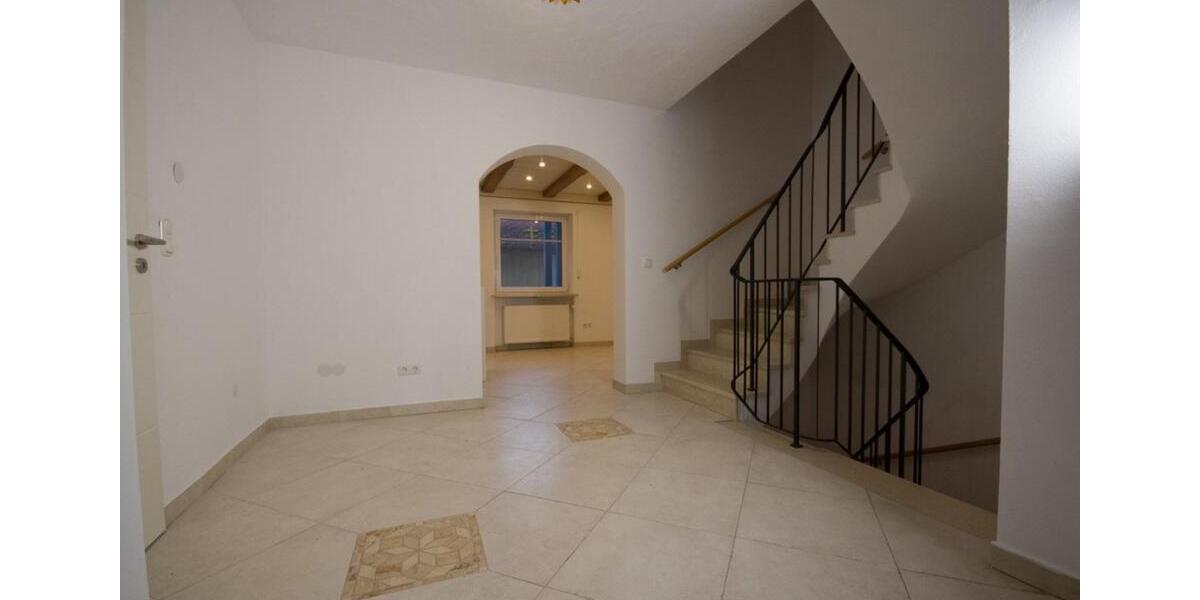 Doppelhaushälfte Tutzing - 5 Zimmer, 141 m&sup2;, 2.390&euro; | Angebot:24660608