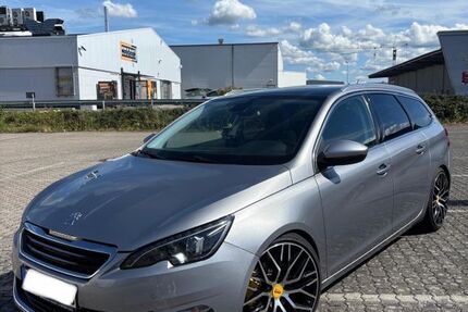 Peugeot 308 166.000 km 7.900 € Koblenz 56072