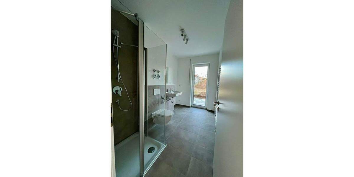 Wunderschöner Neubau 2 ZW EBK TG-Stellplatz Terrasse barrierefrei! 2 zimmer