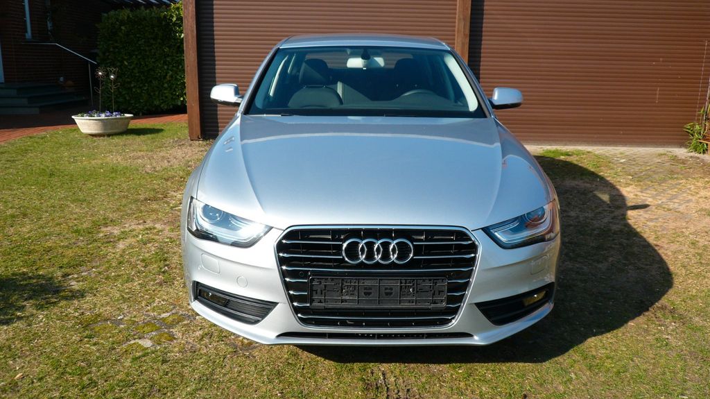 Audi A4 11.850 km 21.990 &euro; Verl 33415