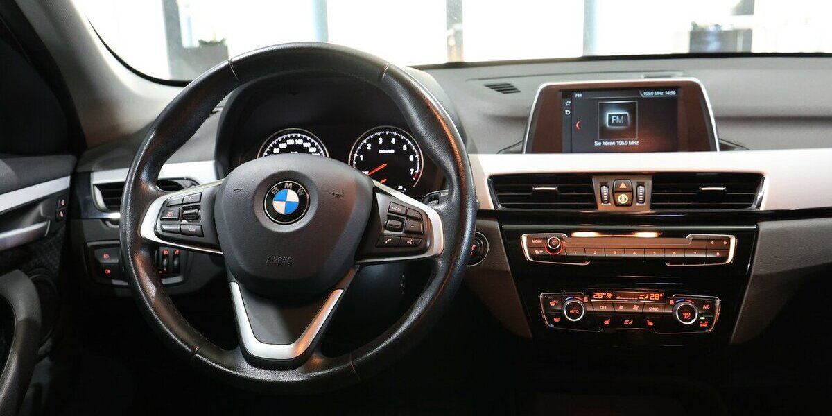 BMW X1 sDrive 18i Advantage WHITE / AUTOMATIK / 89.000 km 18.444 &euro; Hamm 59077