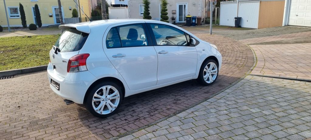 Toyota Yaris 29.978 km 8.950 € Ludwigshafen 67071