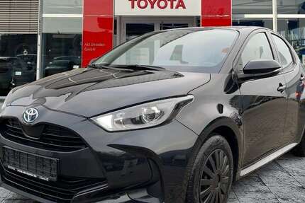 Toyota Yaris 53.091 km 16.990 € Dresden 01139