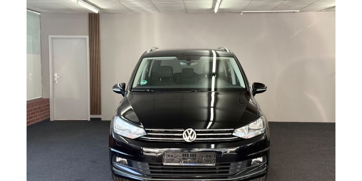 VW Touran 147.729 km 17.999 &euro; Rheine 48431