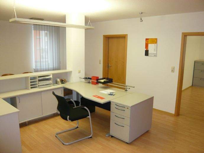 Gewerbeobjekt Schweinfurt Innenstadt - 2 Zimmer, 80 m&sup2;, 770&euro; | Angebot:26744875