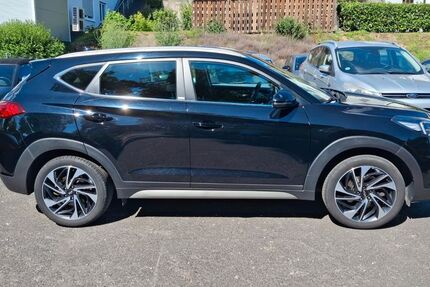 Hyundai TUCSON 68.000 km 18.300 &euro; Wiehl 51674