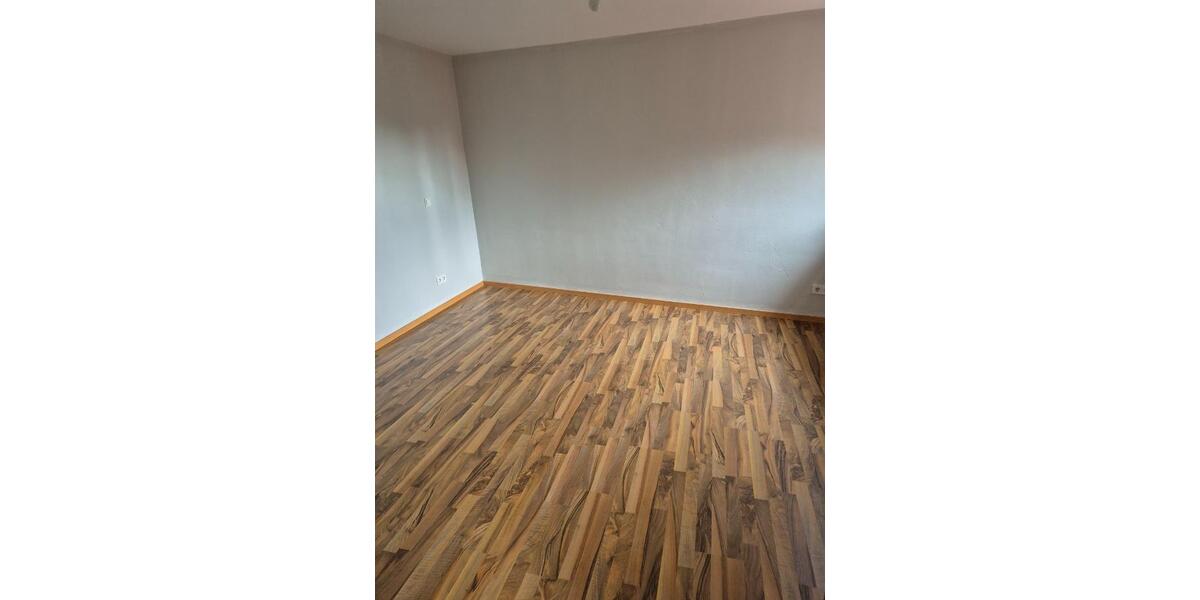Etagenwohnung Saarbrücken West - 3 Zimmer, 80 m&sup2;, 650&euro; | Angebot:26493820