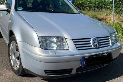 VW Bora 215.000 km 900 &euro; Stuttgart 70565