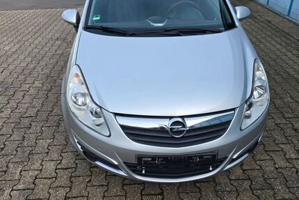 Opel Corsa 80.000 km 2.999 &euro; Aachen 52068