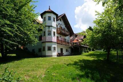 Haus zum Kaufen in Mainburg 1.300.000 € 350 m² 10 zimmer