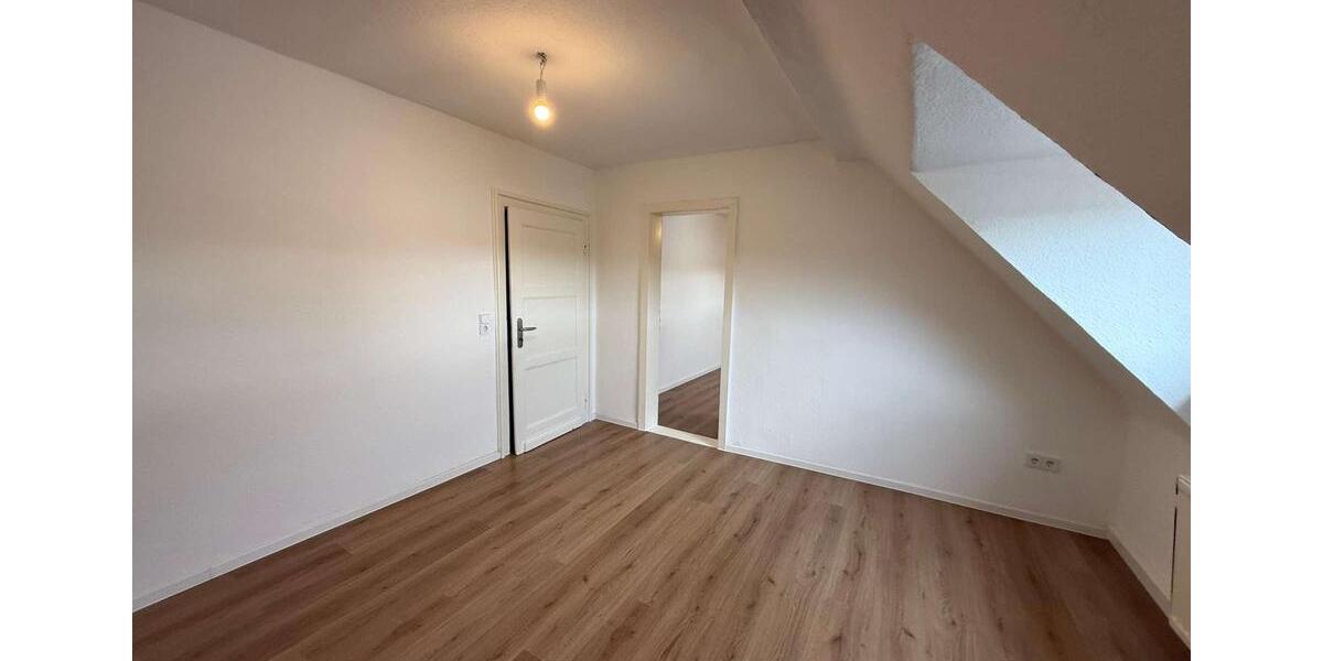 Dachgeschoßwohnung Gelnhausen - 3 Zimmer, 62 m&sup2;, 720&euro; | Angebot:26338112