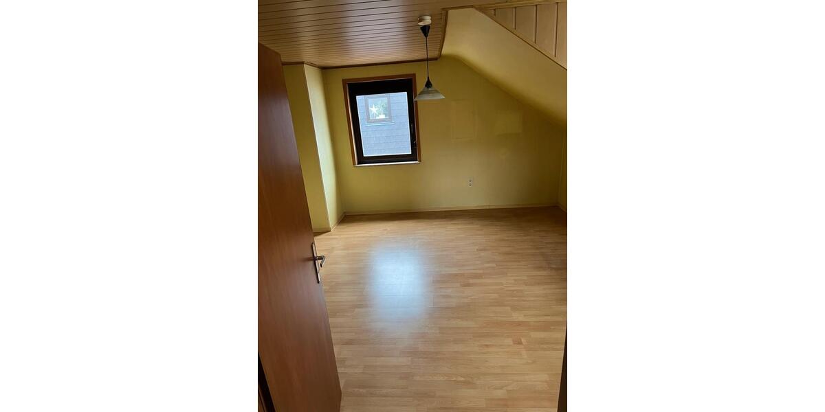 Einfamilienhaus Quierschied - 8 Zimmer, 180 m&sup2;, 250.000&euro; | Angebot:25273287