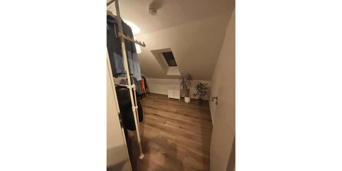 Dachgeschoßwohnung Cuxhaven - 3 Zimmer, 62 m&sup2;, 770&euro; | Angebot:25547941