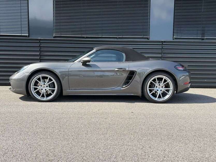 Porsche Boxster 17.800 km 57.800 € Passau 94032