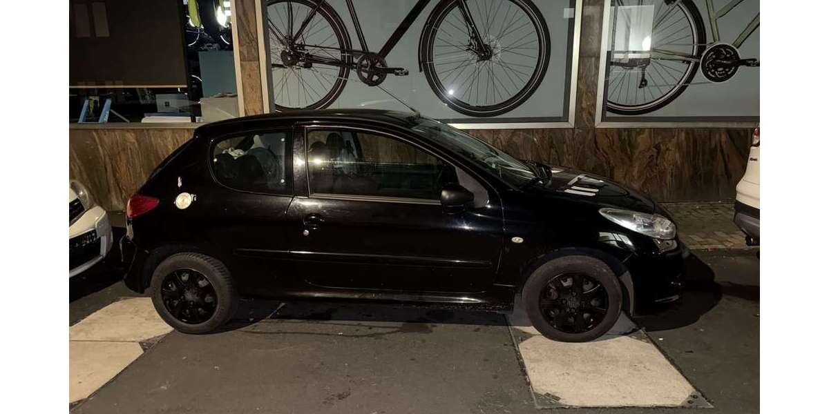 Peugeot 206 114.000 km 2.900 &euro; Dortmund 44135