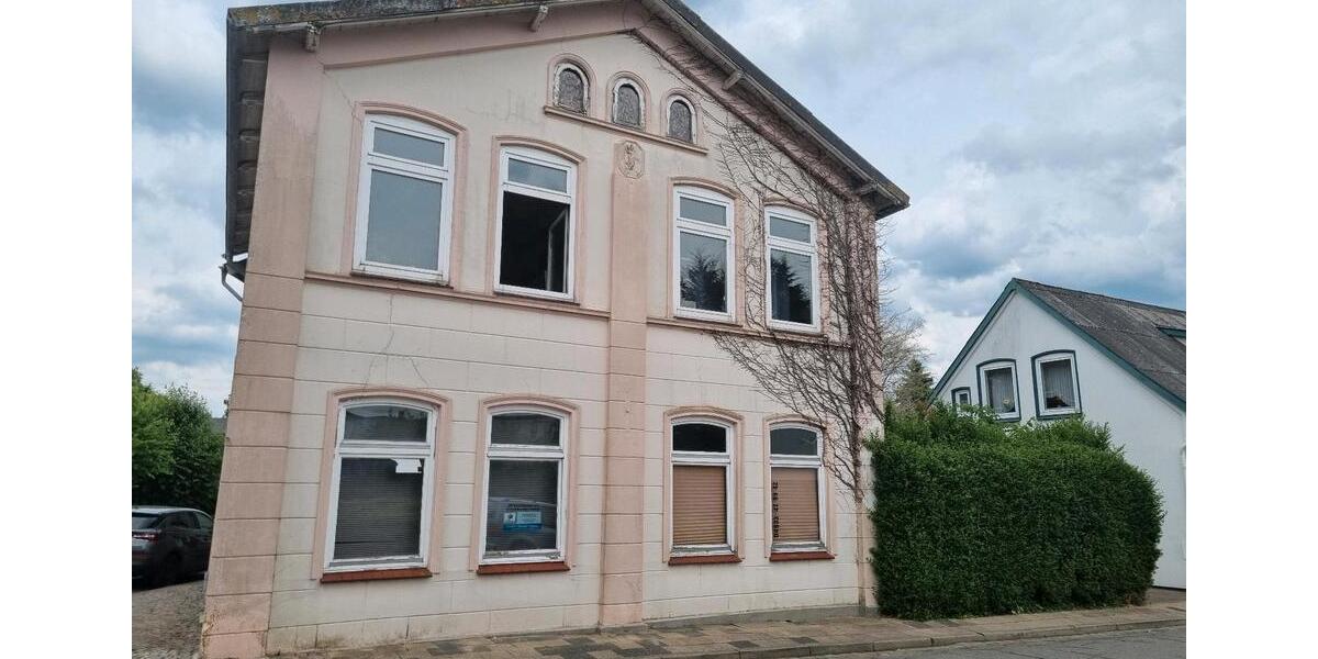 Mehrfamilienhaus, Wohnhaus Wesselburen - 5 Zimmer, 175 m&sup2;, 125.000&euro; | Angebot:27023253