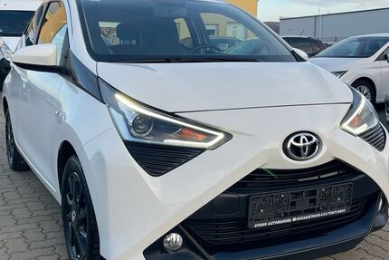Toyota Aygo (X) 83.516 km 8.999 &euro; Bad Harzburg 38667