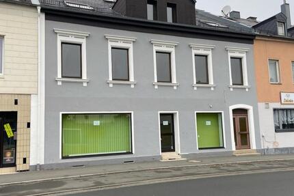 Verkauf RMH 2-Familien- Wohnhaus mit Gewerbe-Etage in Münchberg 20 zimmer