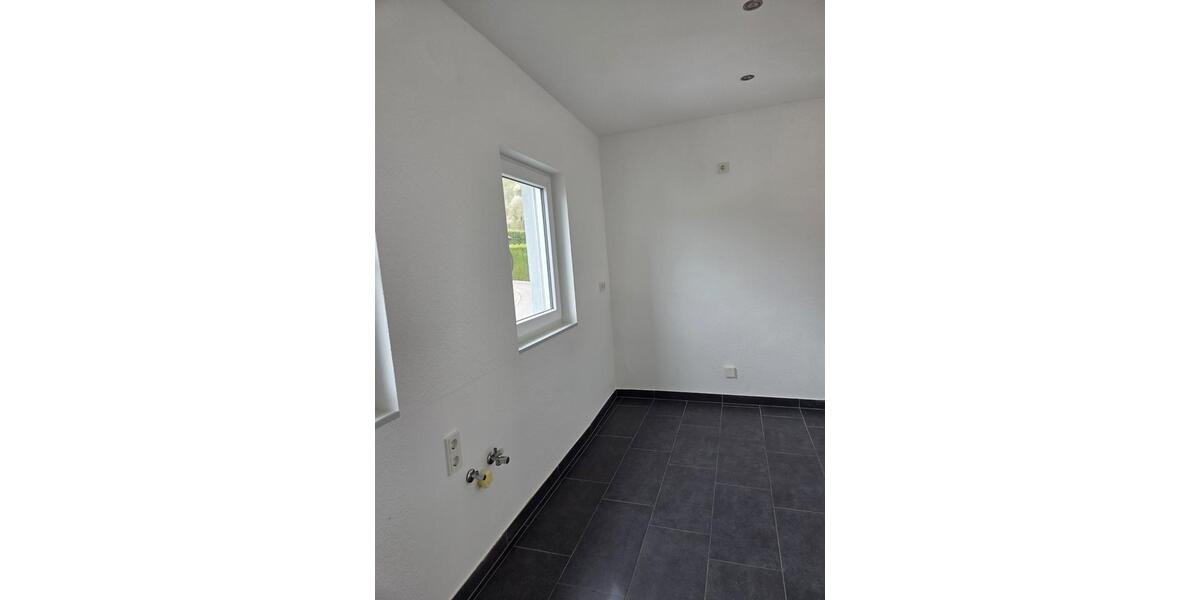 Erdgeschoßwohnung Schmelz - 5 Zimmer, 124 m&sup2;, 780&euro; | Angebot:26408963