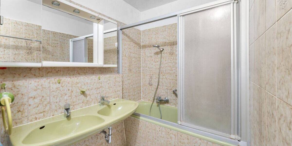 Etagenwohnung Düsseldorf Ludenberg - 2 Zimmer, 86 m&sup2;, 295.000&euro; | Angebot:26345995