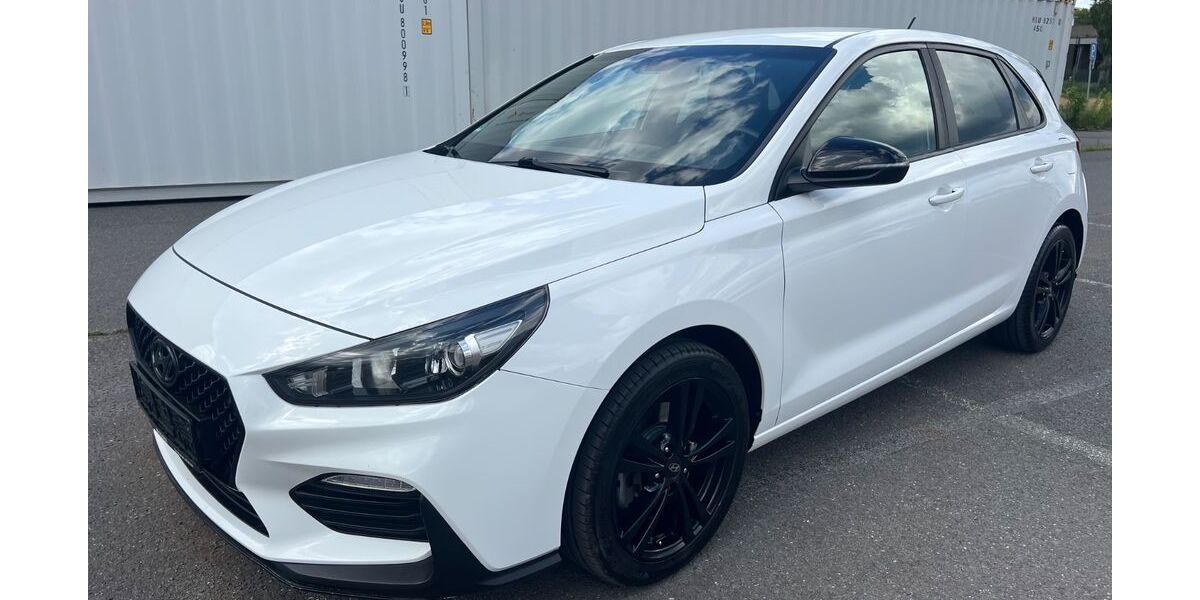 Hyundai i30 108.000 km 9.499 &euro; Berlin 12057