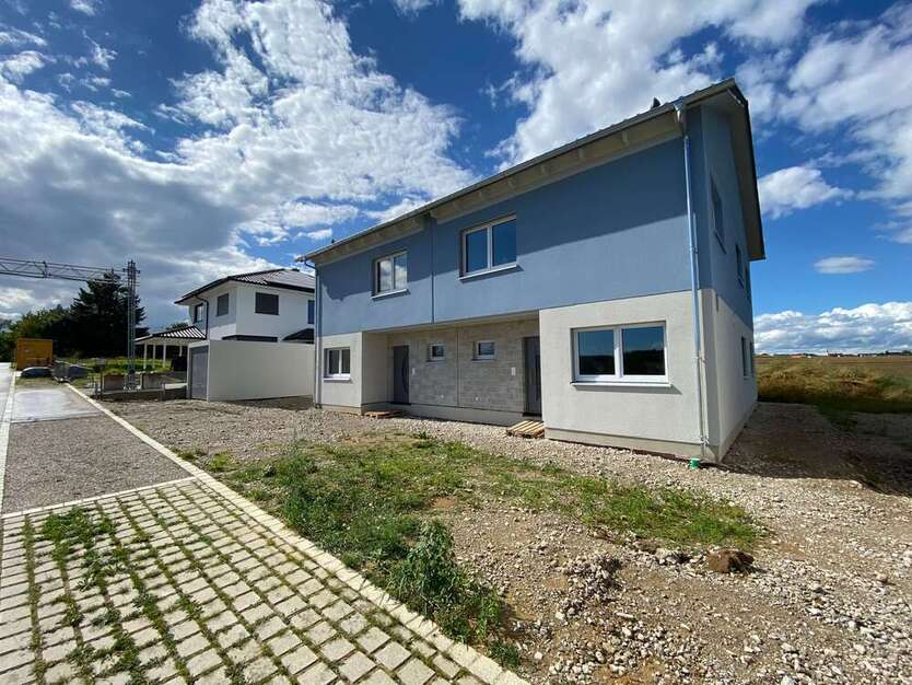 Haus zum Mieten in Adelzhausen 1.550 € 126 m²