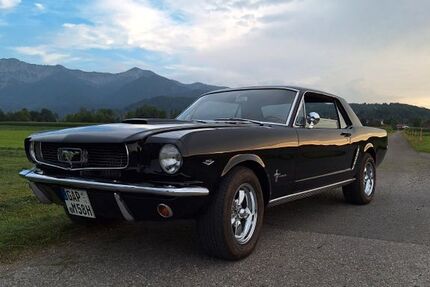 Ford Mustang 100.000 km 29.590 &euro; Großweil 82439
