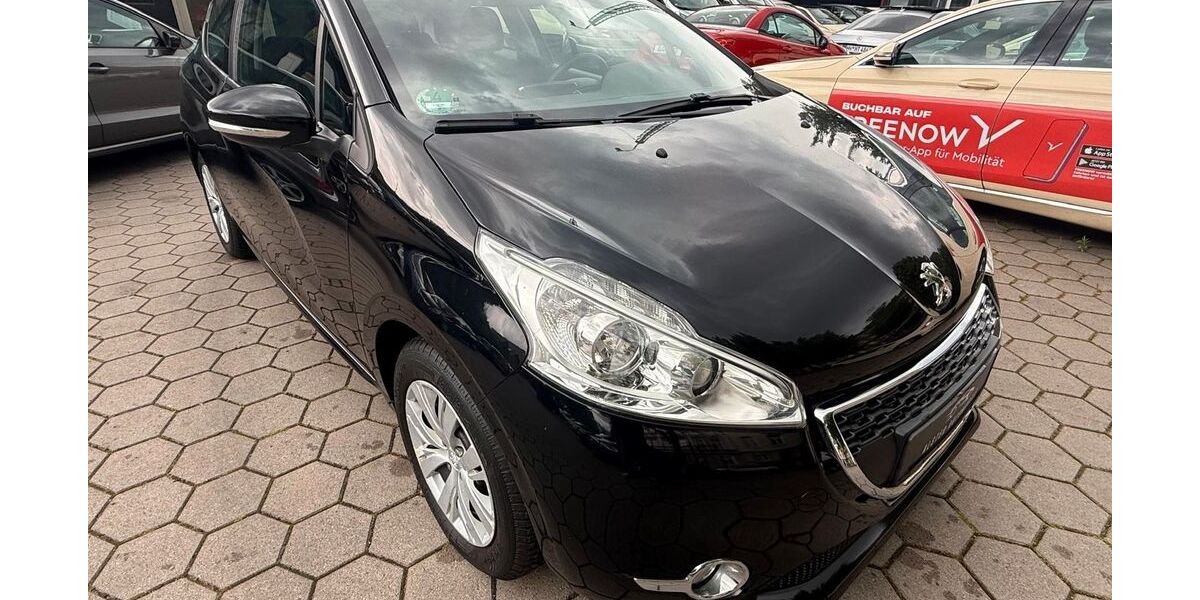 Peugeot 208 62.000 km 5.900 &euro; Hamburg 20097