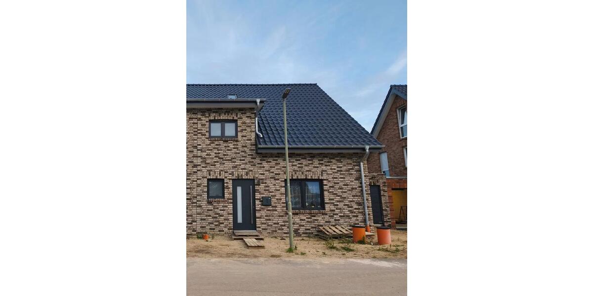 Doppelhaushälfte Weeze - 4 Zimmer, 138 m&sup2;, 1.575&euro; | Angebot:24996915