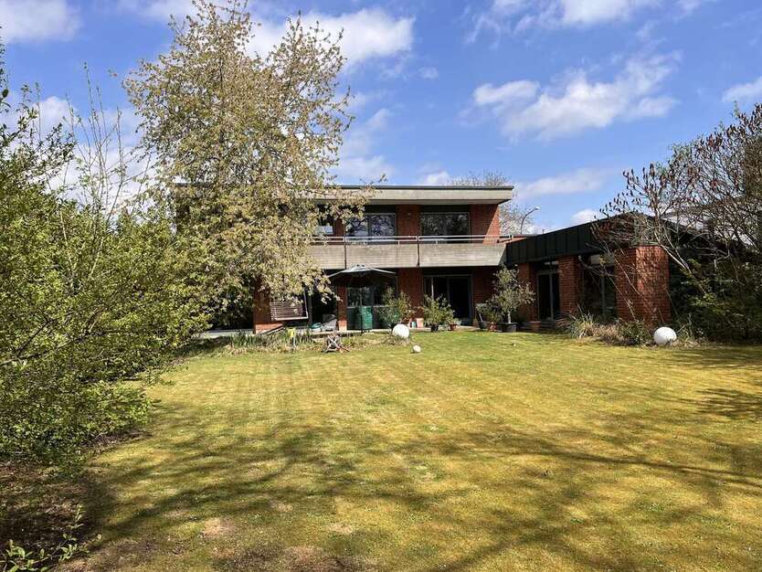 Haus zum Kaufen in Lappersdorf 1.149.000 € 240 m²