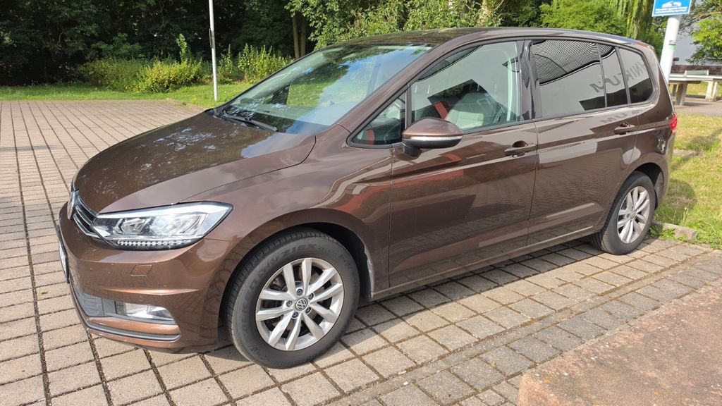 VW Touran 141.000 km 15.700 &euro; Eisenach 99817