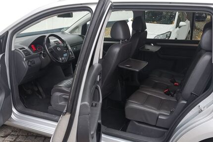 VW Touran 180.000 km 3.999 € Berlin 13403