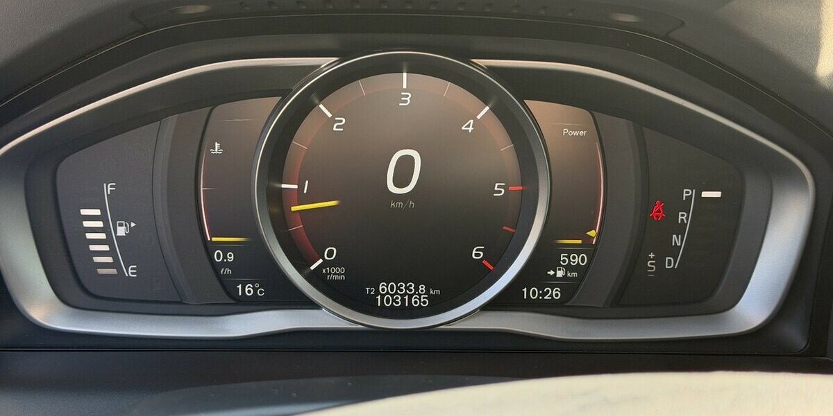 Volvo XC60 Momentum AWD / SitzH / Panorama 104.000 km 20.490 &euro; Donauwörth 86609