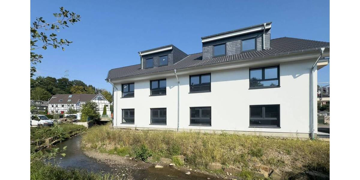 *Gemütlich und attraktiv mit Balkon und Stellplatz* 4 zimmer