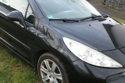 Peugeot 207 159.580 km 999 &euro; Klausen 54524