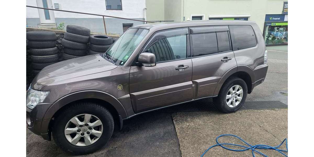 Mitsubishi Pajero 161.000 km 17.990 &euro; Westerburg 56457