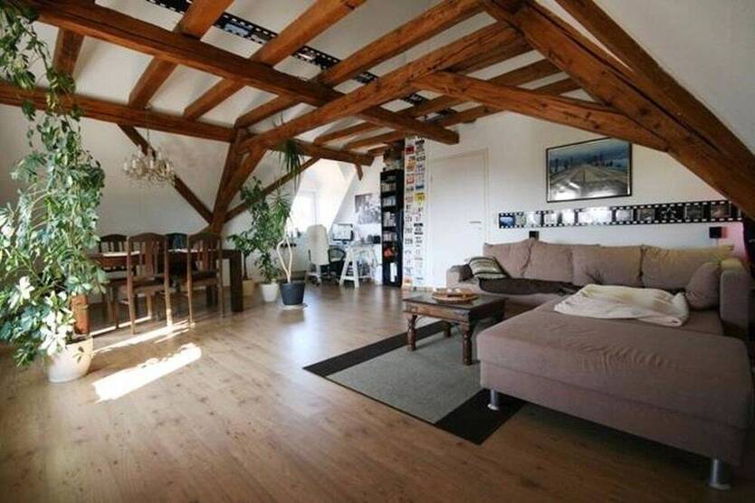 Charmante Dachgeschoßwohnung in Essenheim