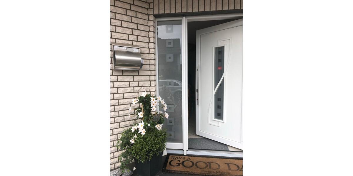 Etagenwohnung Rinteln - 6 Zimmer, 220 m&sup2;, 1.800&euro; | Angebot:26351998