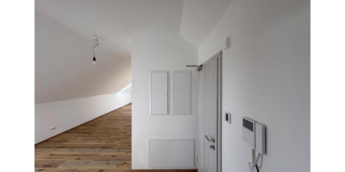Dachgeschoßwohnung Mantel - 2 Zimmer, 66 m&sup2;, 250.000&euro; | Angebot:27008063
