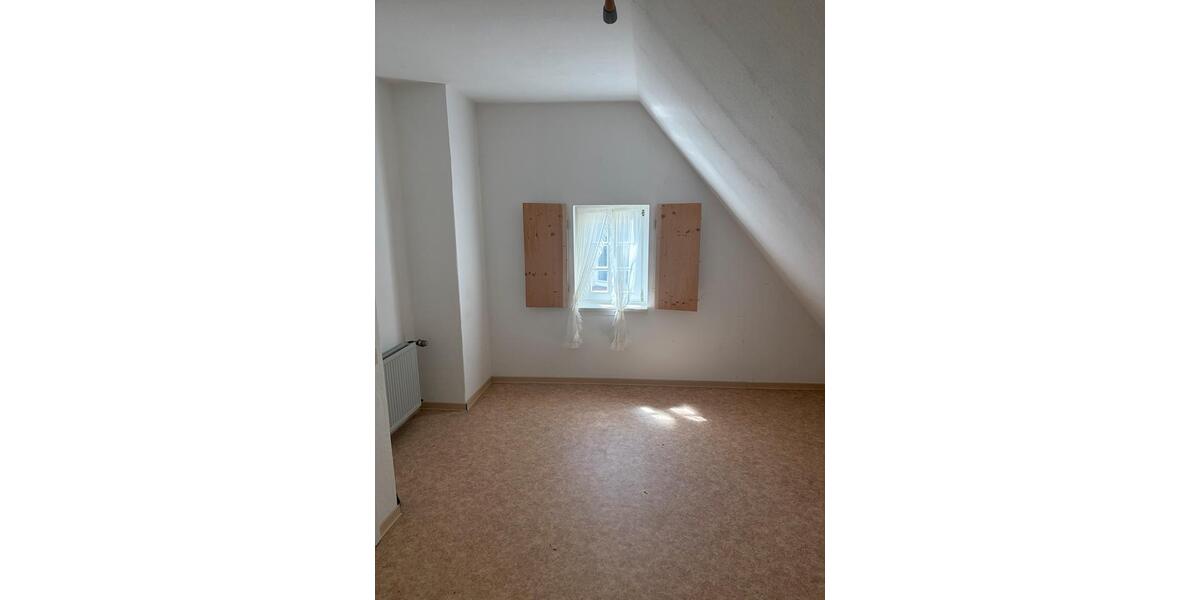 Einfamilienhaus Enger - 9 Zimmer, 200 m&sup2;, 370.000&euro; | Angebot:26396586