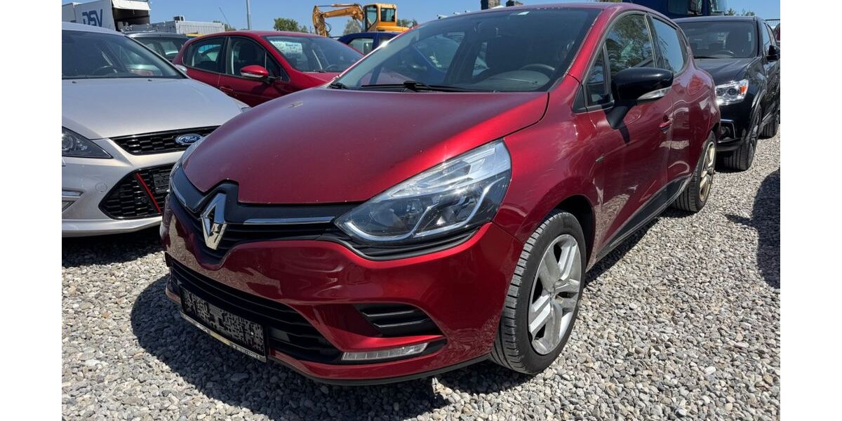 Renault Clio 123.000 km 5.900 &euro; München 81829