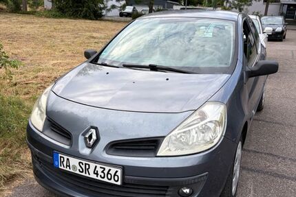 Renault Clio 126.000 km 2.250 &euro; Rastatt 76437