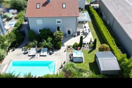 Haus Alteglofsheim - 12 Zimmer, 465 m&sup2;, 3.950&euro; | Angebot:24643423